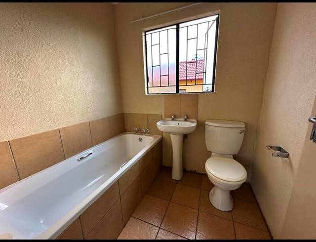 2 BEDROOM HOUSE FOR SALE IN SOSHANGUVE VV